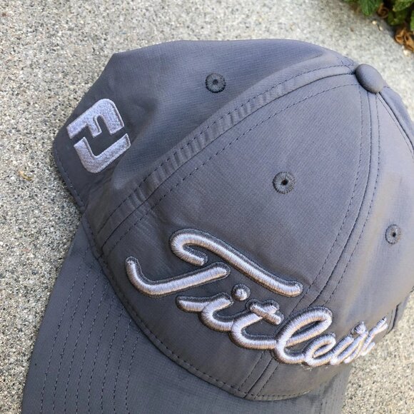 TITLEIST Pro V1 Golf Hat Men's Grey Moisture Wicking Adjustable Cap Lightweight - Picture 7 of 9